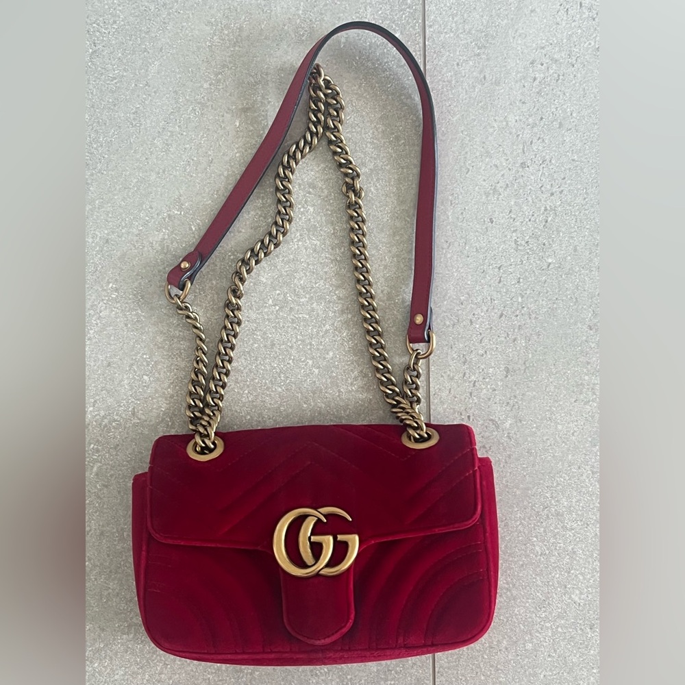 Gucci red velvet Marmont crossbody!